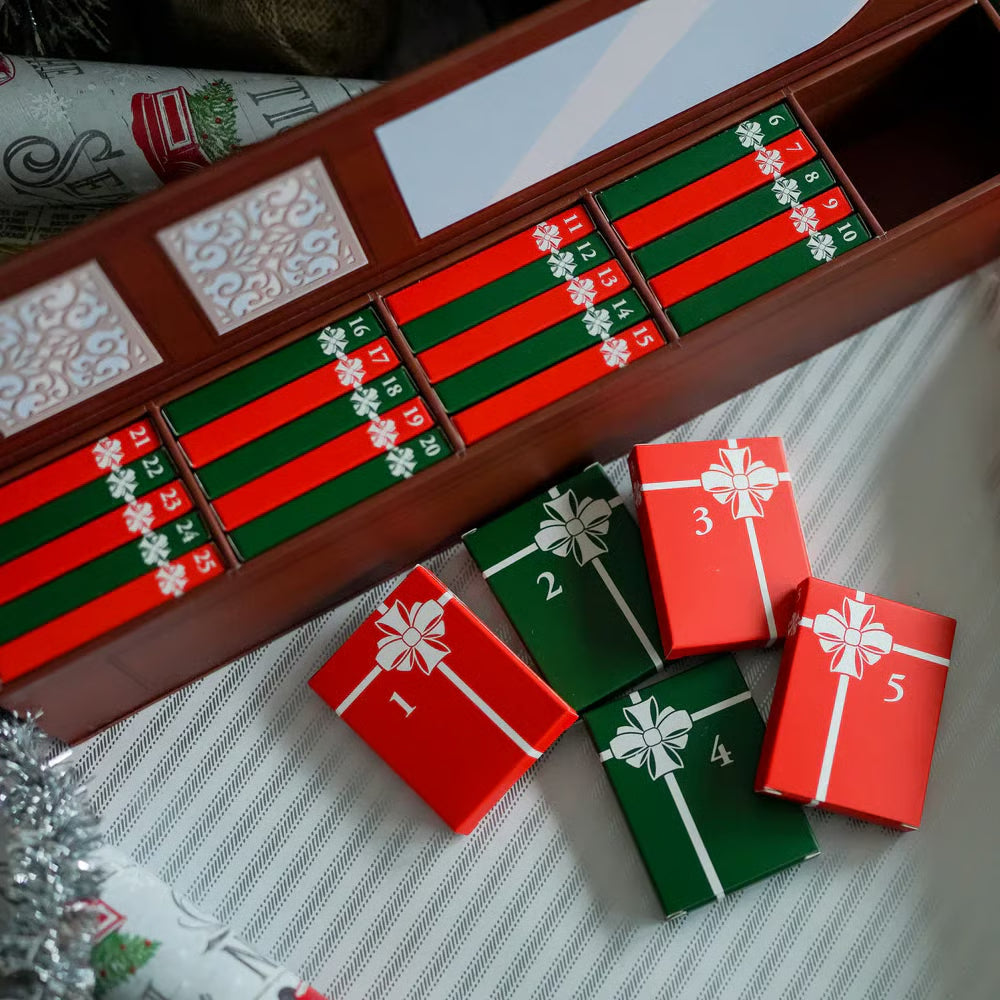 ✨📚 Mini Book Ornament Advent-Коледна изненада на кутията за сляпо(25 книги)