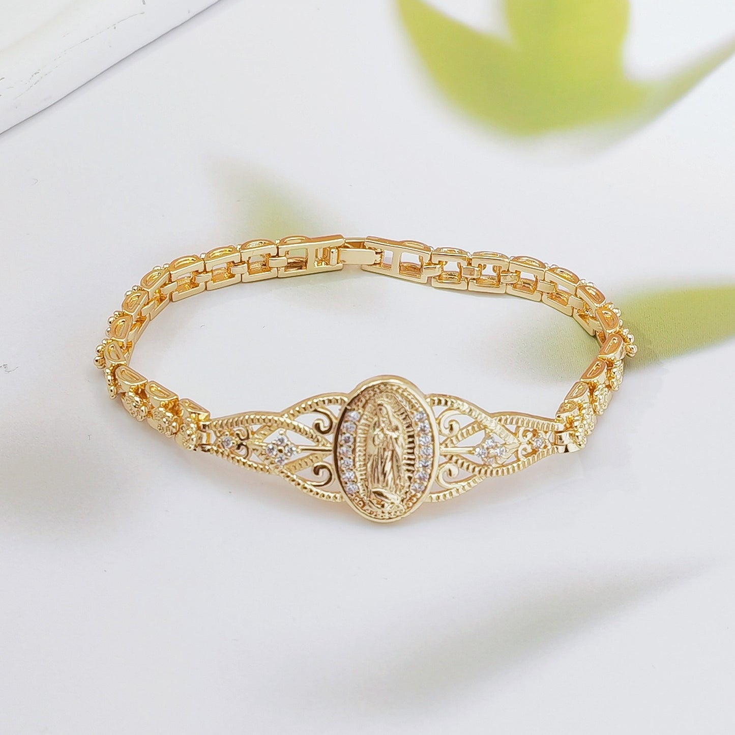 [Молитвена гривна] Кубообразна кристална емблема на Дева Мария, нежно бижу с верижка за жени, подходящо за ежедневно носене и като подарък.